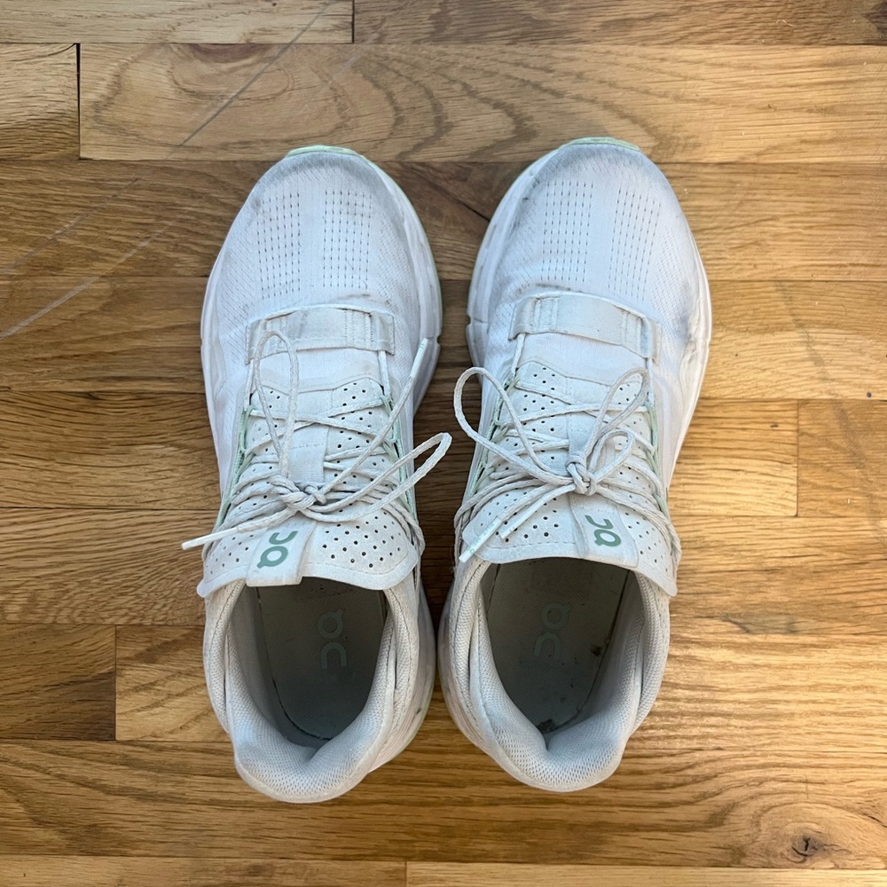 On Running Light Gray Sneakers